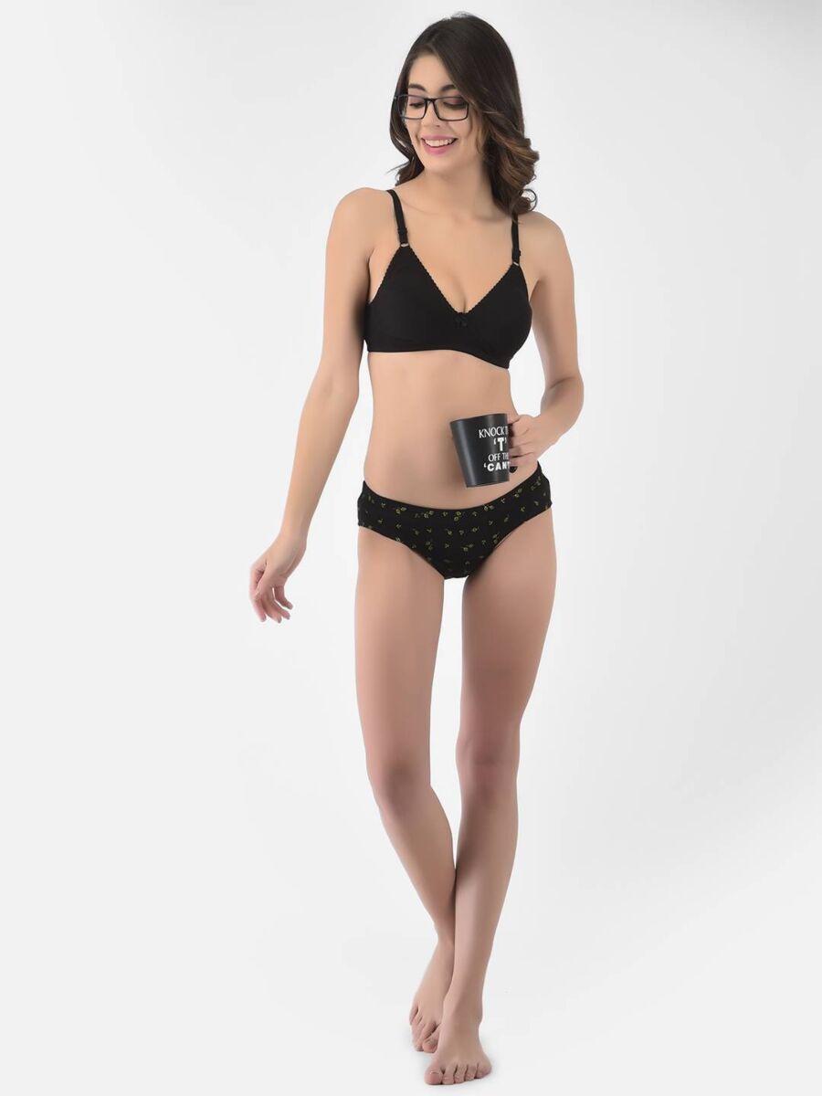 Softline Women's Non Padded Wire Free Bra in Cotton Poly Fabric with Double Layered Cups, Elastic Straps, and Hook Closure (1052)
