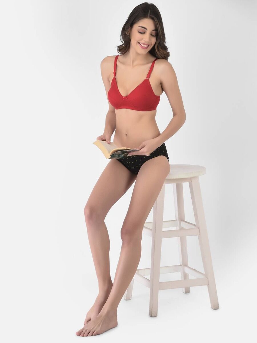 Softline Women's Non Padded Wire Free Bra in Cotton Poly Fabric with Double Layered Cups, Elastic Straps, and Hook Closure