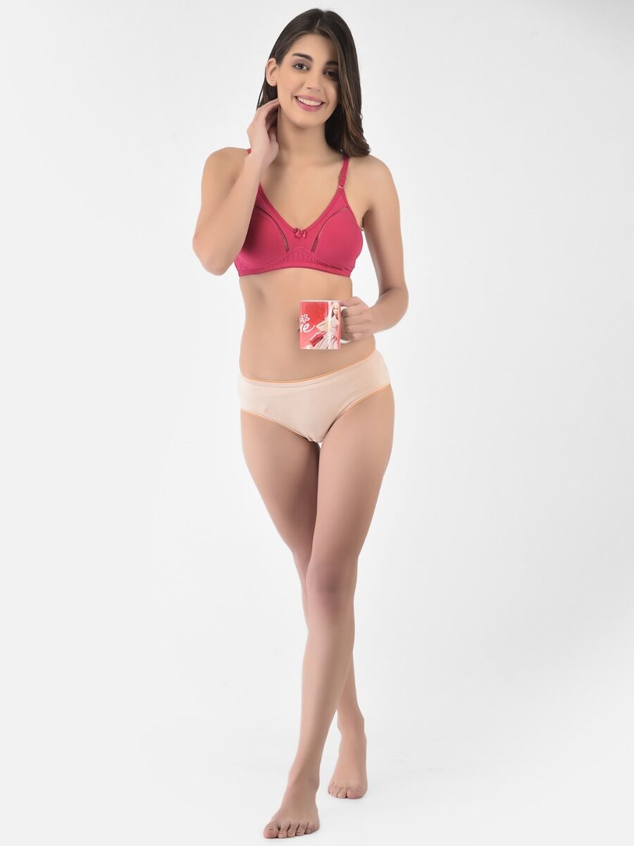 Softline Women's Non Padded Wire Free Bra in Cotton Stretch Fabric with Elastic Straps, Full Cup design, and Hook Closure